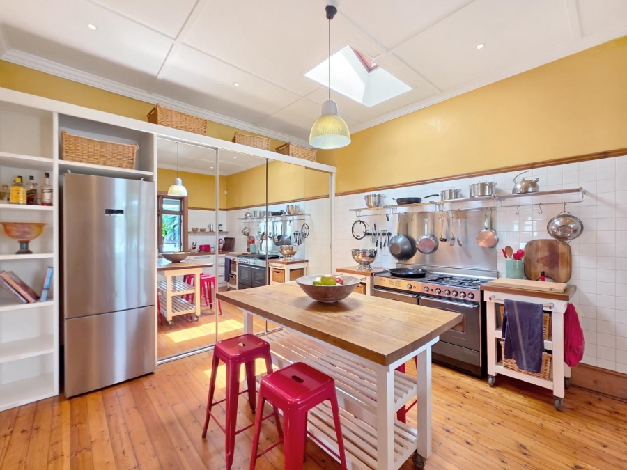 To Let 4 Bedroom Property for Rent in Oranjezicht Western Cape